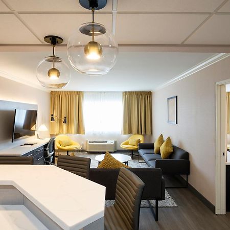 Gateway Hotel And Conference Center Еймс Екстериор снимка