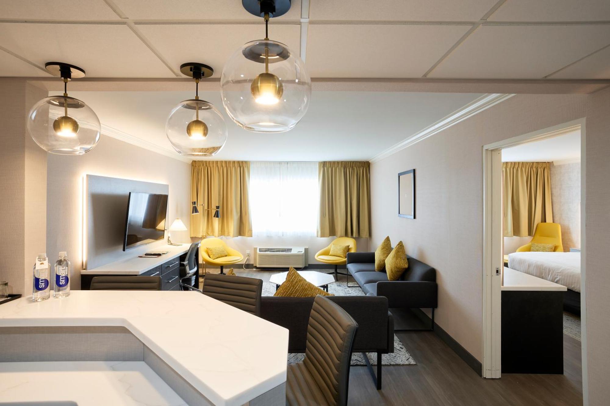 Gateway Hotel And Conference Center Еймс Екстериор снимка
